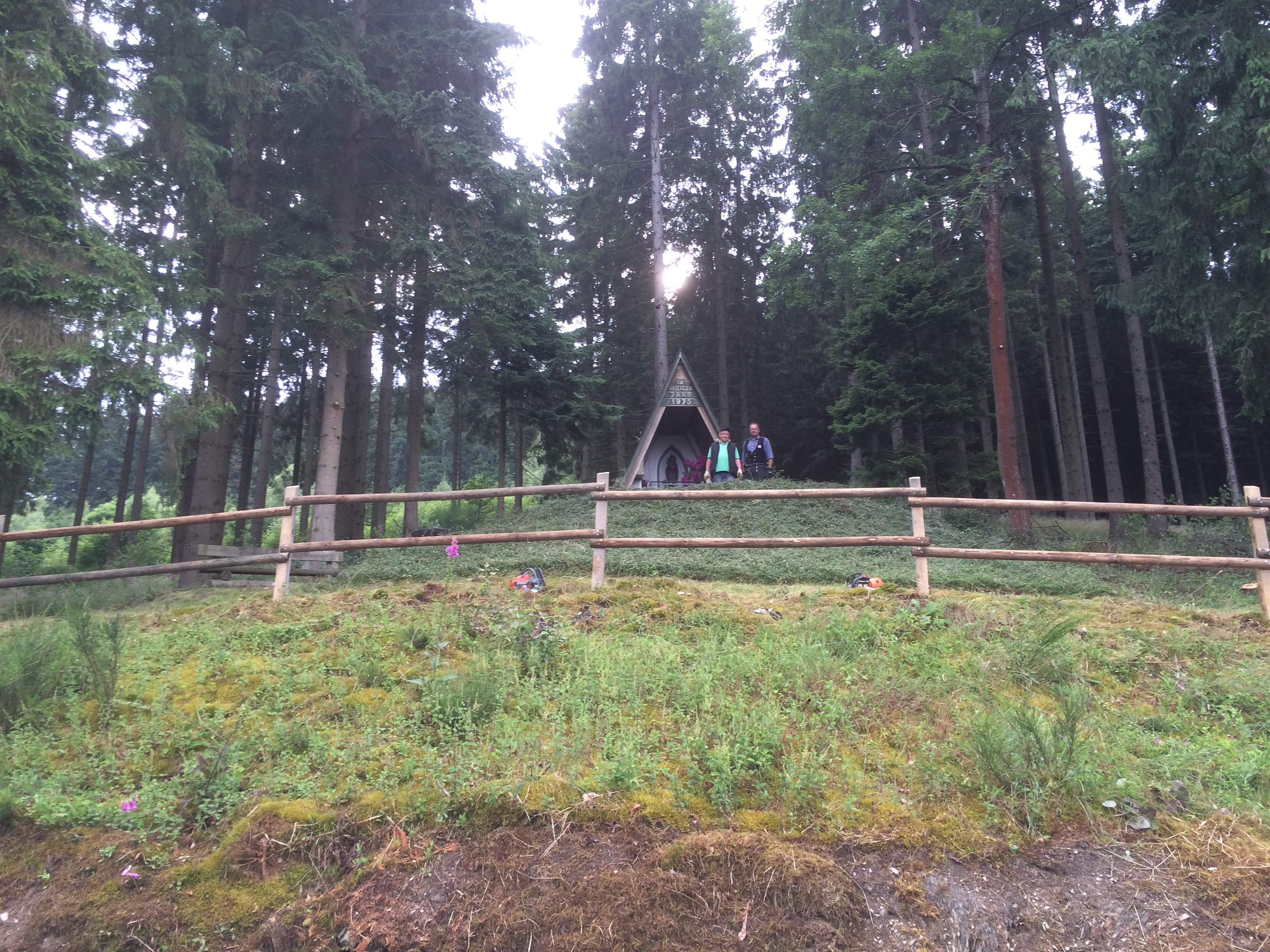 Bild 10 - Bildstock nach der Sanierung der Außenanlagen
