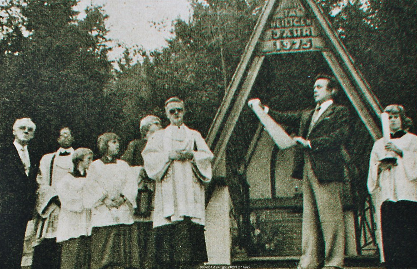 Bild 2 - Einweihung mit Pfarrvikar Finke und Albert Dicke